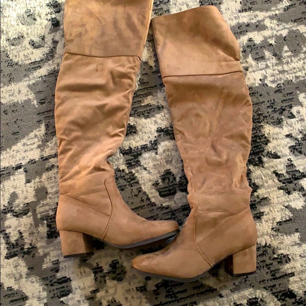 Thigh high 7.5 suede boots